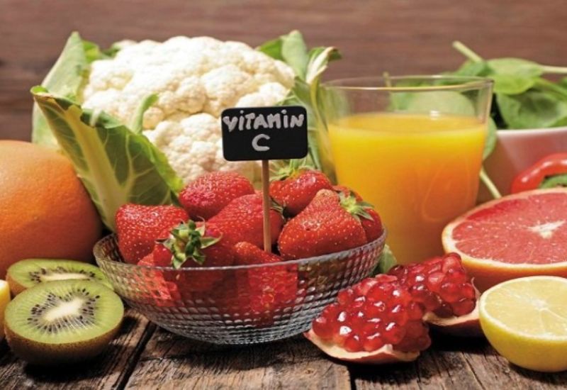 Phun môi ăn mì tôm được không? Nên bổ sung nhiều thực phẩm dồi dào vitamin A, C