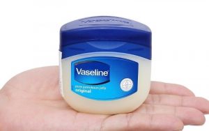 Vaseline có trị thâm nách không